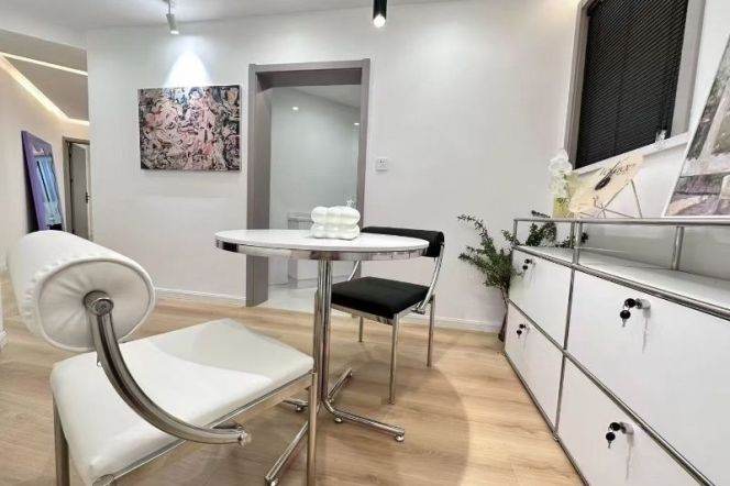 11br,Subway Century Avenue, Balcony, new, 9.9k