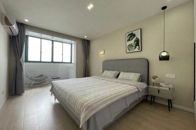 2br, malls, Subway Century Avenue, balcony, bright, 9k