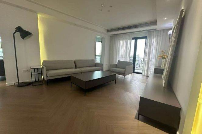  High-Floor Scenic 4-Bed   | Xinhua Road Changning