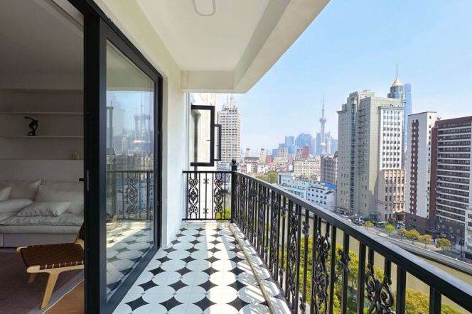   River-view 3+1 Br overlooking Suzhou Creek with Bund & Lujiazui Skyline View, Jing’an