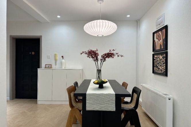 2br, 100sqm, balcony, wall heating, subway,16.5k