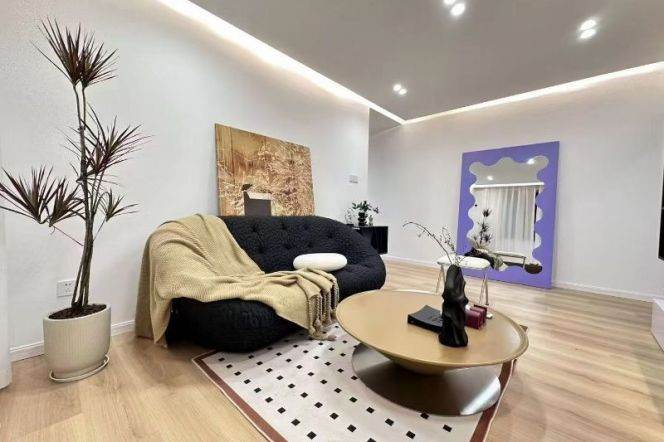 11br,Subway Century Avenue, Balcony, new, 9.9k