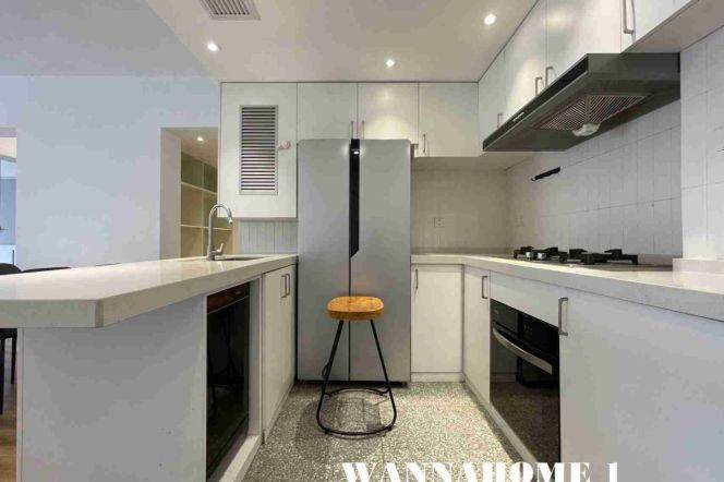 Large Balcony+Great Area/Modern&Bright&Spacious 3+1Bdrs 2Baths Apt/Jing An Temple/L14 Wu Ding Rd