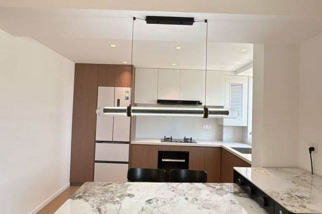 2 Brs, 1 Living room, Floor heating/Central ac/Dish washer, 120 sqm @ Jingan temple L2&7