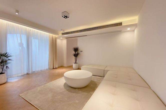 Changning/Kaixuan rd floor heating 3brs/2lr/2ba apt wt balcony; L2/3/4