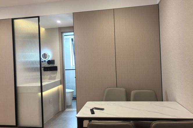 modern furnished 2BR @Yangpu Xinjiangwan, green light window view, pet friendly, promotion on-going