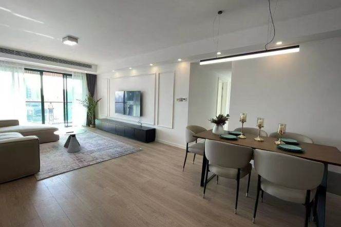 Modern decoration 3brs with floor heating and balcony in  central downtown