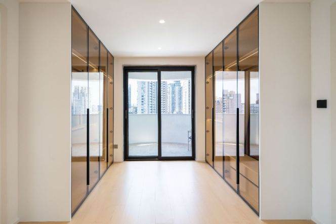 3 Brs, 2 Baths, Open Balcony/Floor heating/Oven, 150 sqm @ Jiaotong uni L10&11