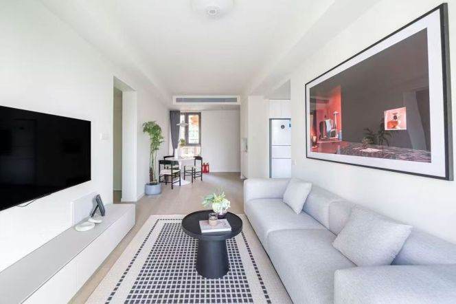 brand new big 1 bedroom floor heating modern furniture in Gubei 17K