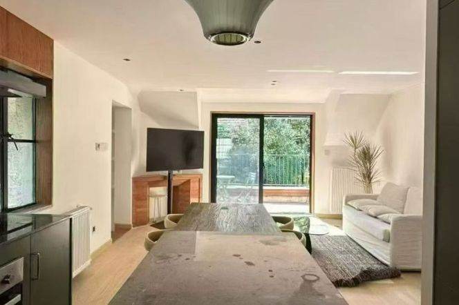 Garden house 1+1br with terrace @Wuyi Road