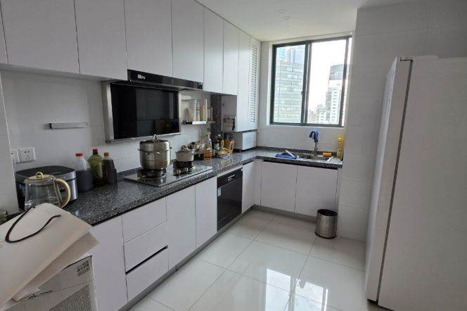 modern 3brs balcony wall heating just beside Xujiahui park 26K