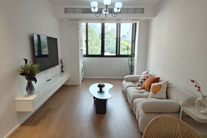 Front Facing Zhongshan Park｜Bright North-South 1BR with Heating & AC