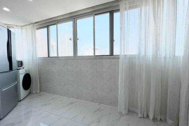 Changshou rd 2BR 2LR@L13/7,high floor/all bright room/big living room