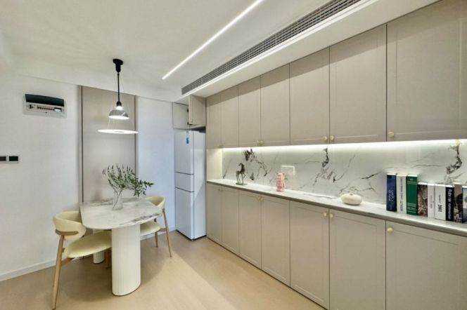 Spacious Elevator Apt close to Jing'an Temple