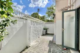 Nice yard 2+1Brs/1Lr/1Bt apt nr Zhongshan park,M2/3/4