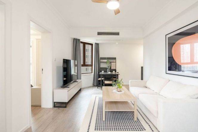 modern 1 bedroom floor heating modern furniture in Gubei line 10,15 only 15K