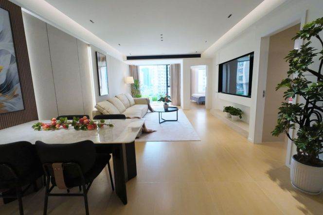 Premium 2BR with Panoramic Views, Floor Heating & Parking — 19,800 RMB