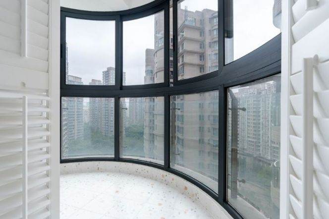 modern 1 bedroom floor heating modern furniture in Gubei line 10,15 only 15K