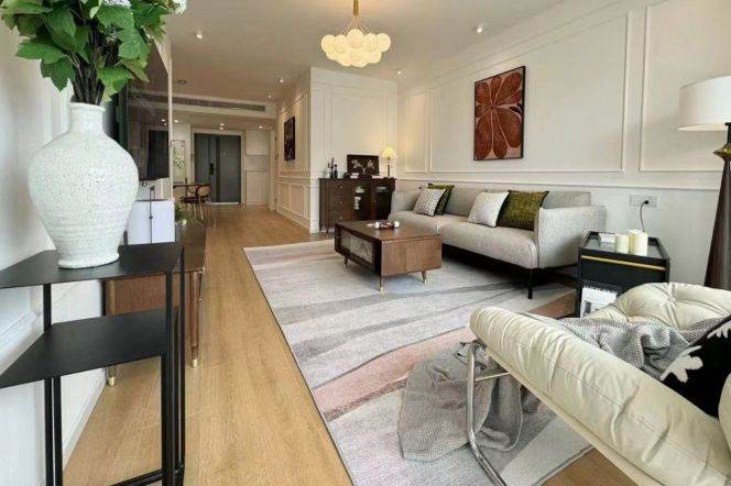 Brand new decoration 2brs with floor heating and balcony in Jing an area