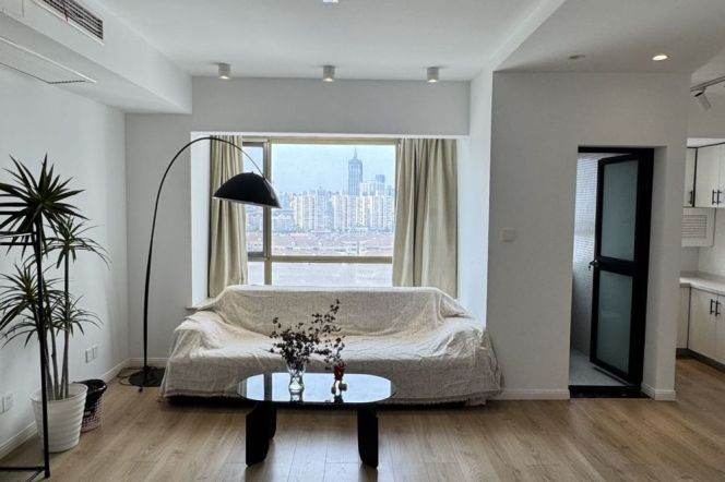 Modern 2Br-2bathr  | Zhongshan Park L3/4/2 | Central AC +good sunshine