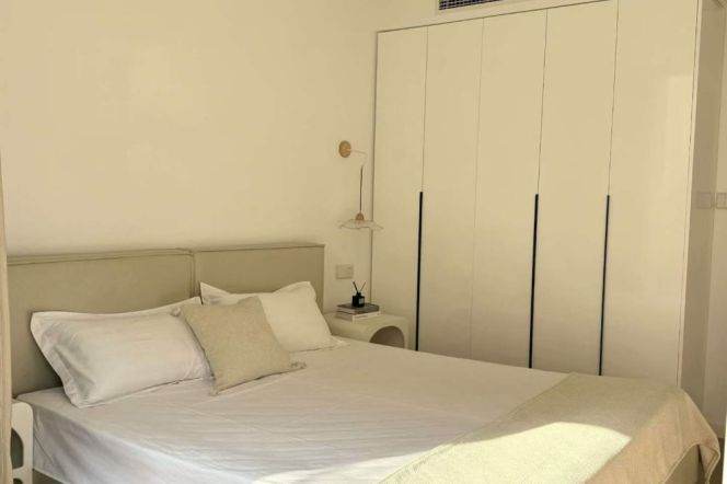 Nice one bedroom Apt+central AC+oven+Dryer @ Zhongshan Park