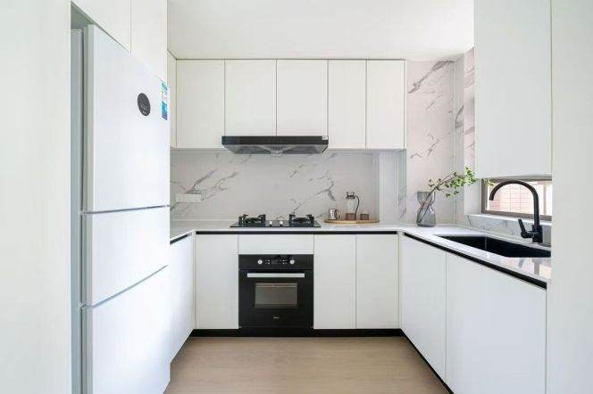 brand new big 1 bedroom floor heating modern furniture in Gubei 17K