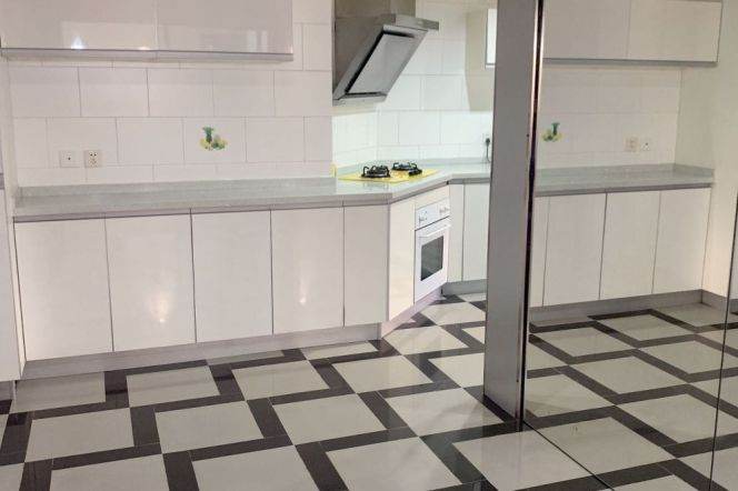 Modern decoration 4brs with balcony in Green city area