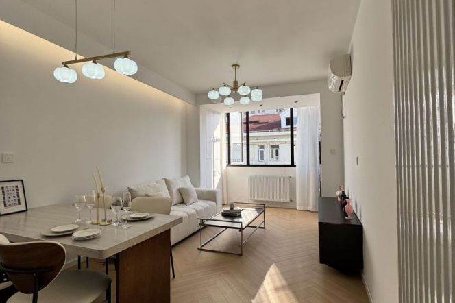Spcaious 1Br | South Shanxi rd metro & Iapm | Balcony +Heating | Jiangshan rd