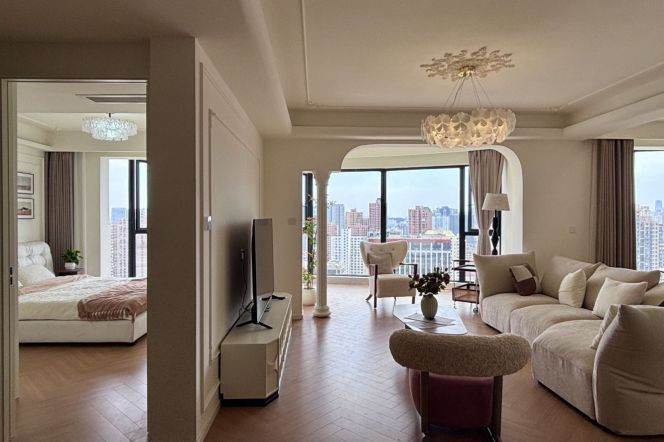 3Bdrs 3Baths Apt/Spacious&Bright /L8/9 Lujiabang Rd/Large Closet/260sqm/huge terrace