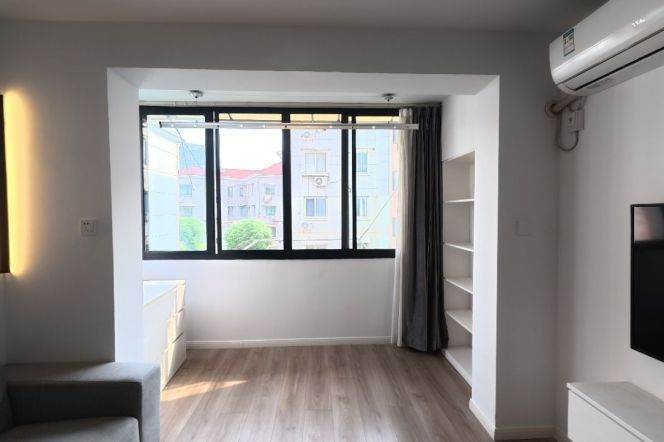Jiangsu rd., 1Br Elevator, Nr Suzhou creek, L2/11/13