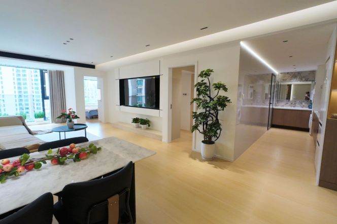 Premium 2BR with Panoramic Views, Floor Heating & Parking — 19,800 RMB