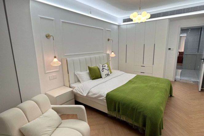 West Yan'an rd/spacious 1BR 2LR/bright room/separate living room,@L3/4