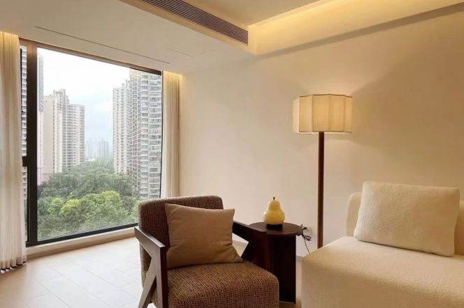 2 Brs, 2 Baths, Floor heating/Central ac/Dish Washer, 120 sqm @ Zhongtan metro L3&4