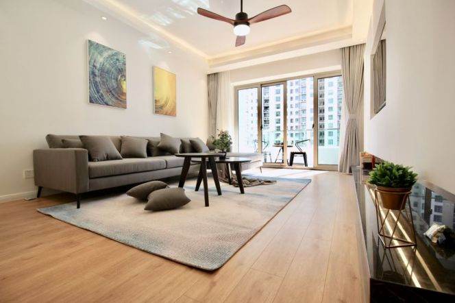 Modern decoration 2brs with floor heating and balcony in Jing an area 