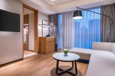 Brand-new exquisite 1br serviced apt in Jing'an nr L8,12