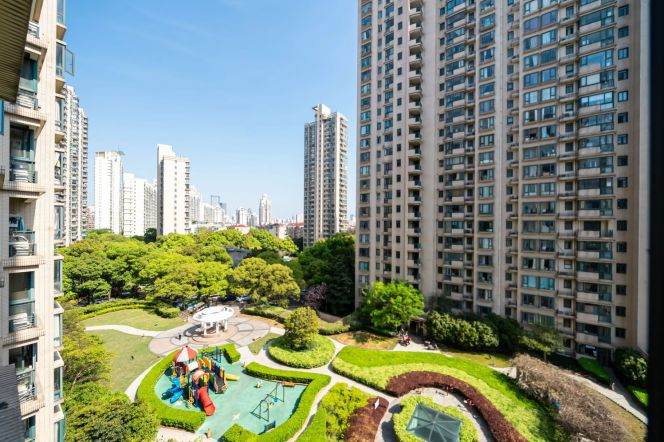 modern 2brs floor heating just beside Su zhou river ,line 2,15 and many shopping mall