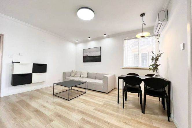 Changshou rd 2BR 2LR@L13/7,high floor/all bright room/big living room