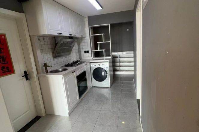 Elevator 2br Apt close to Civilization Plaza