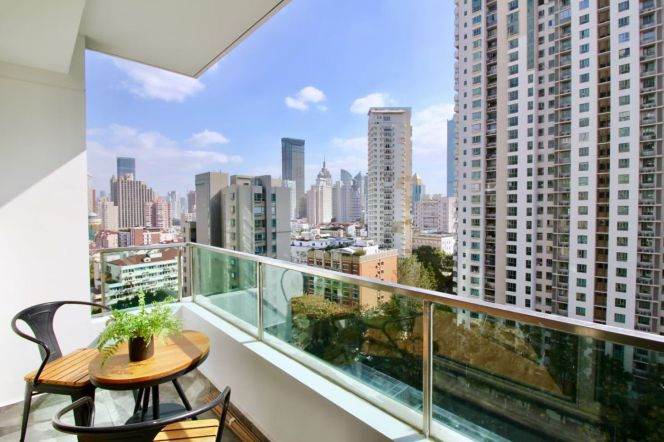 Modern decoration 2brs with floor heating and balcony in Jing an area 