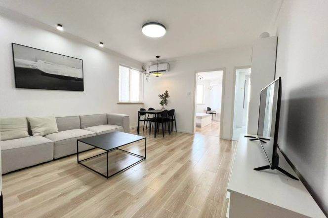 Changshou rd 2BR 2LR@L13/7,high floor/all bright room/big living room