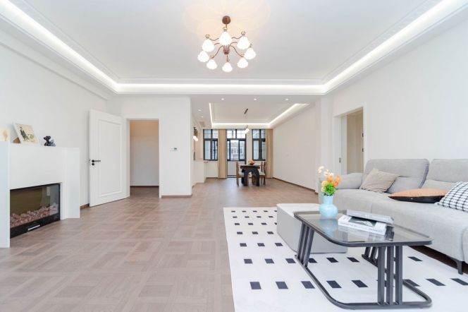  188sqm 2+1br heritage apt @Middle Huaihai Rd   Line 1&13