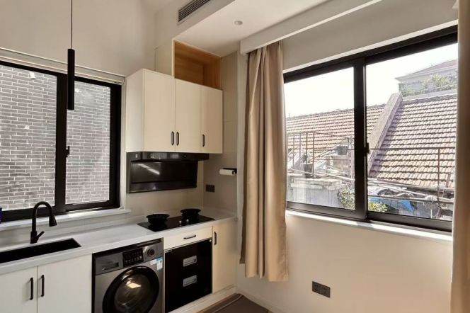 Nice 1br+Terrace @ iapm & L1/10/12 Shanxi rd station