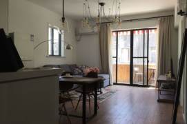 3BR 2BA Old House w/Outdoor Balcony on W.Jianguo Rd