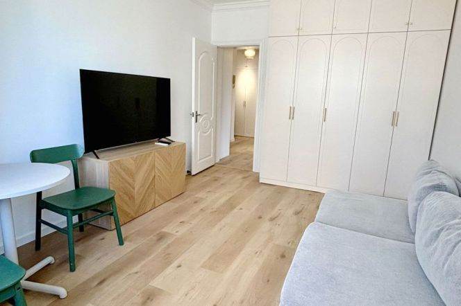 Valuable/Spacious Highrise 1BR NR Xujiahui with Nice View 10.2K 