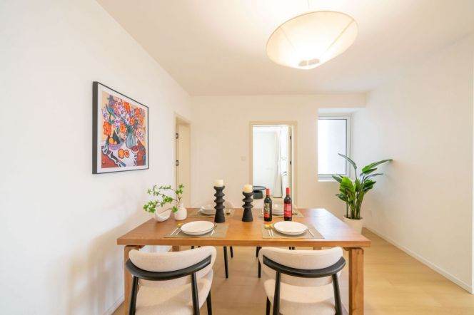 3 Brs, 2 Baths, Floor heating/Central ac/Oven/Dish washer, 160 sqm @ Dapuqiao metro L9