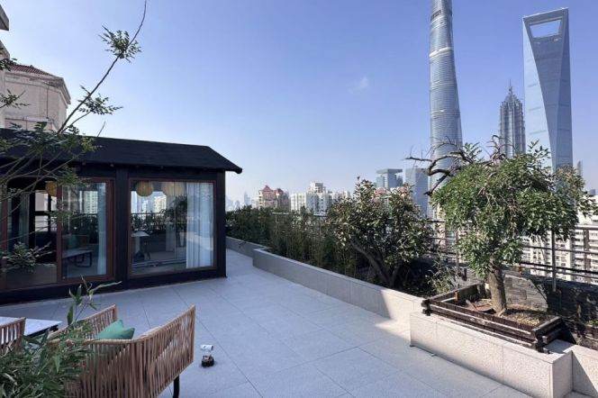 Lujiazui  Top-floor Duplex with Private Terrace | 4+1 Layout  