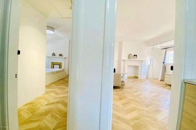 Spacious/Valuable Jiangsu Rd 2+1BR Huge Terrance 14.2K    