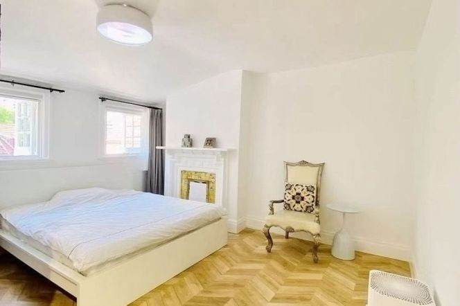 Spacious/Valuable Jiangsu Rd 2+1BR Huge Terrance 14.2K    