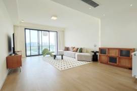 very beautiful 3brs open balcony wall radiator beside Century park 31K