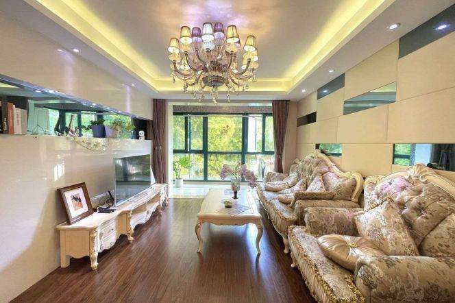 Elevator access | 2-Bedroom | Clubhouse | Swimming Pool | 15 mins to Line 1/9/11 Metro | Xujiahui